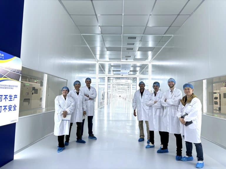 People in laboratory coats